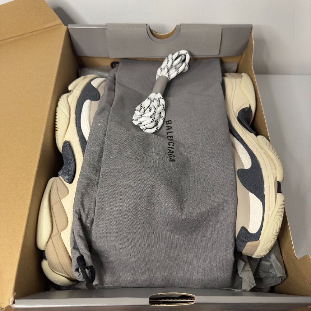 Balenciaga Beige Triple S Sneaker - Picture 9 of 16